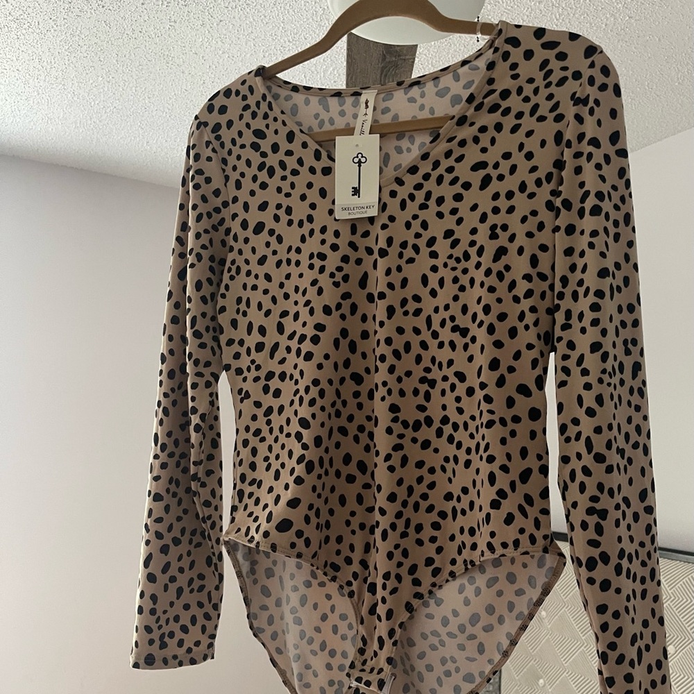 Animal Print vanilla Bay Top